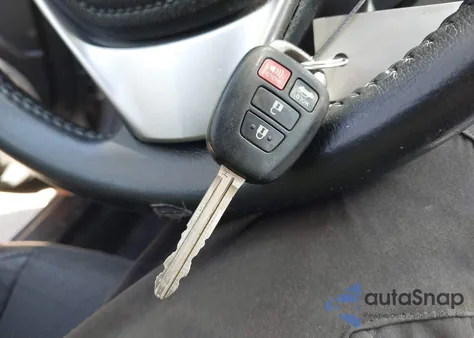 2014 Toyota Corolla S Plus z USA, uszkodzony, nr VIN 2T1BURHEXEC035546